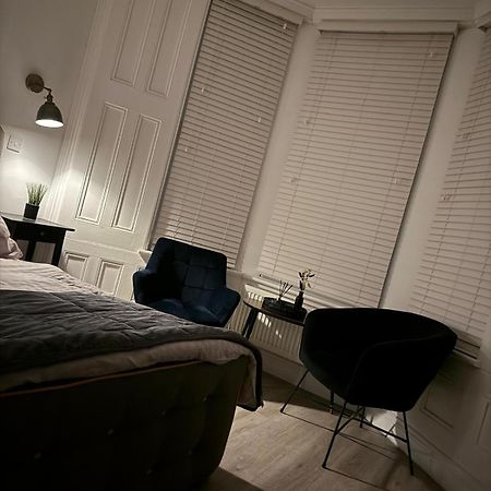 Seaside Studio Apartment เวสตัน-ซูเปอร์-แมร์ ภายนอก รูปภาพ