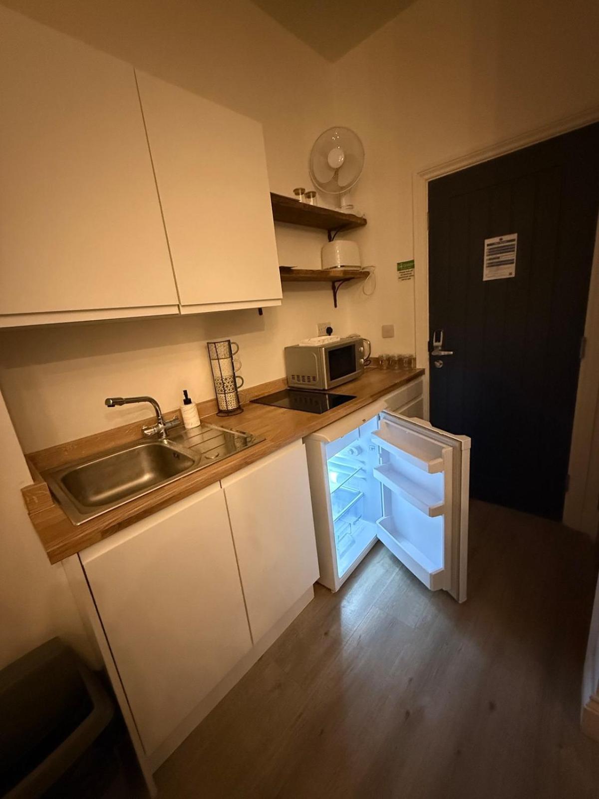 Seaside Studio Apartment เวสตัน-ซูเปอร์-แมร์ ภายนอก รูปภาพ